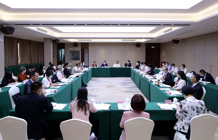 2022年6月26日，分组会议在珠江宾馆会议中心召开，图为第五组会场_副本.jpg