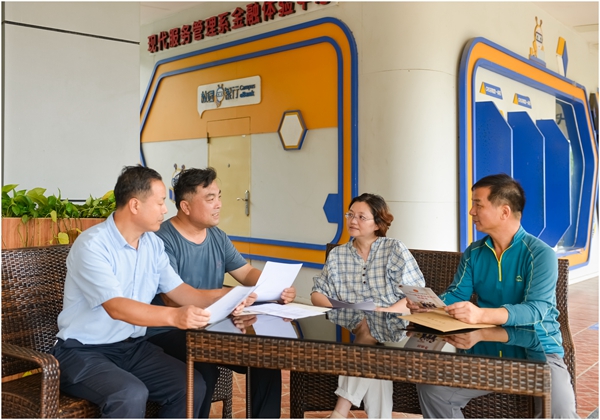 民进中山市中等专业学校支部学习活动现场_副本.jpg