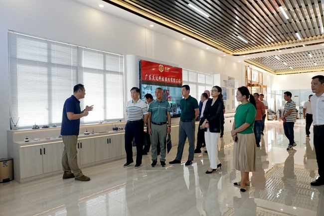 3、10月24日下午，民进梅州市委会赴广东庆达科技有限公司开展调研，助力梅州高质量发展_副本.jpg