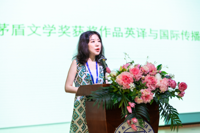 “AI时代的翻译与翻译研究：挑战与机遇”学术研讨会上作主旨发言.jpg