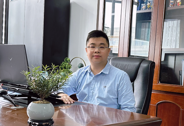 陈健斌形象照.jpg