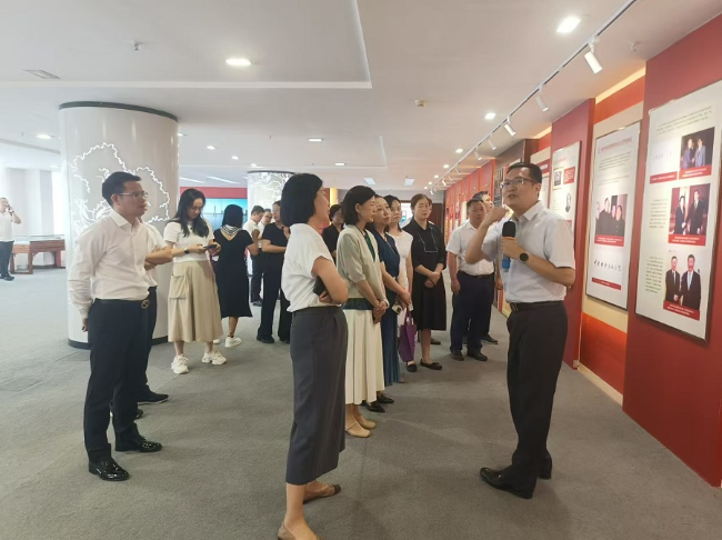 广州统一战线三个展示平台现场教学.jpg