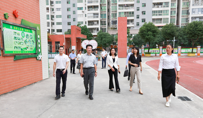张琪走访民进城区01.jpg
