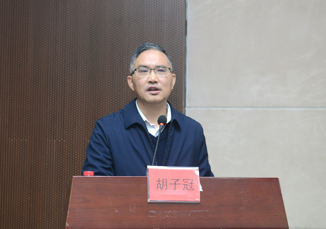 民进中山市委会主委胡子冠作《守正创新  踔厉奋发  为助推中国式现代化中山实践贡献力量》的民进中山市委会2024年工作总结.JPG