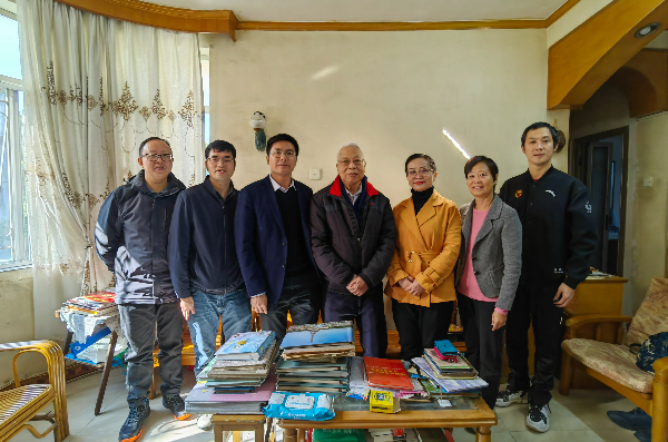 慰问李金培.jpg