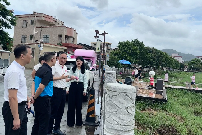 专项民主监督调研现场.jpg
